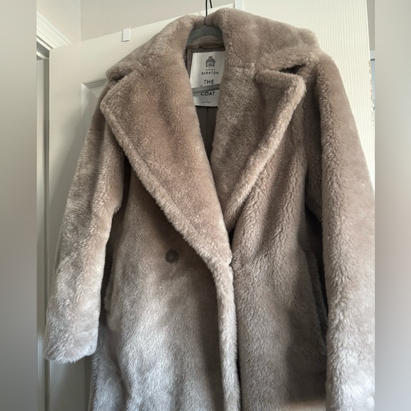 Babaton coat new without tag never worn - Picture 10 of 15